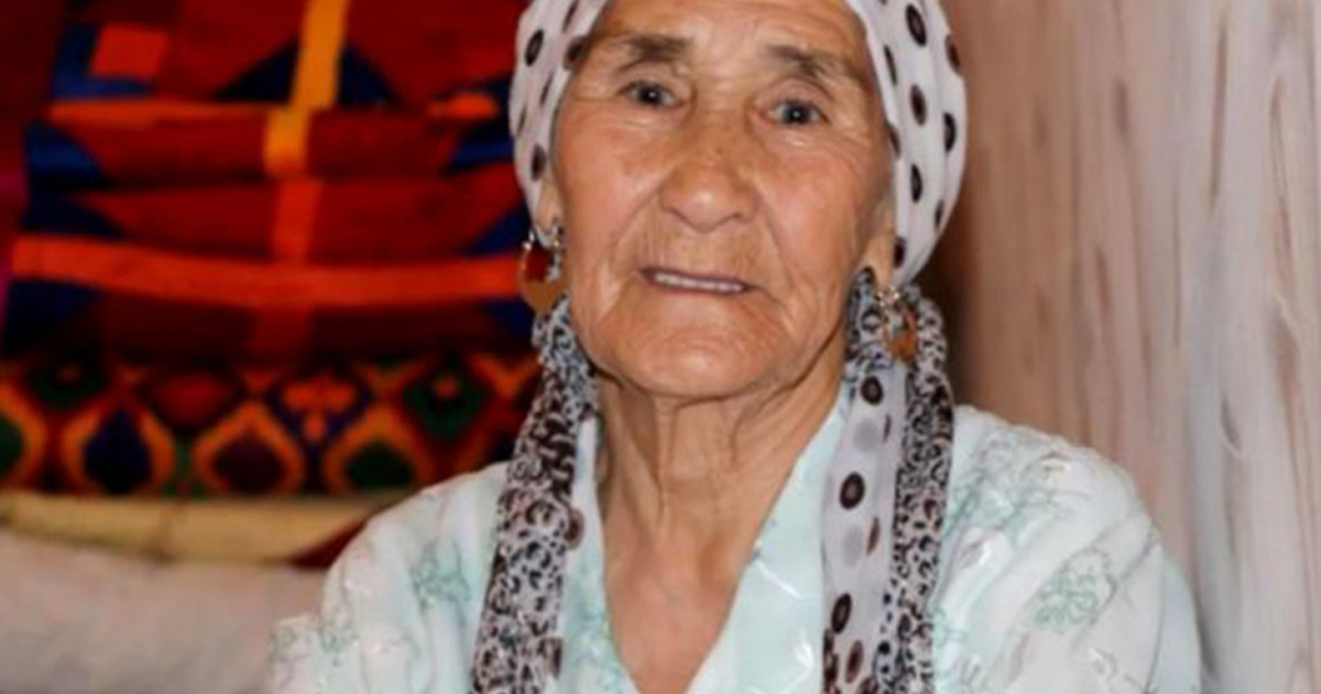 Мусульманская бабушка. Узбекская бабушка. Узбекские женщины. Казахская бабушка. Бабушка апашка.