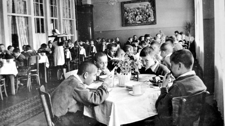 Чем кормили детей в лагерях в советское время