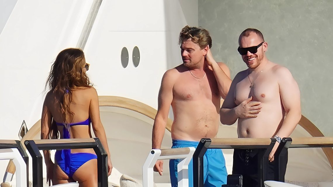 Leonardo DiCaprio, 49, begann den Sommer mit dem Kauf einer 32 Millionen Dollar teuren Privatjacht, um mit 20-jährigen Models in der Karibik Urlaub zu machen: „Das Leben ist gut. Ich werde mein ganzes Vermögen ausgeben, bevor ich zu alt werde.“ Leonardo DiCaprio, 49, begann den Sommer mit dem Kauf einer 32 Millionen Dollar teuren Privatjacht, um mit 20-jährigen Models in der Karibik Urlaub zu machen: „Das Leben ist gut. Ich werde mein ganzes Vermögen ausgeben, bevor ich zu alt werde.“