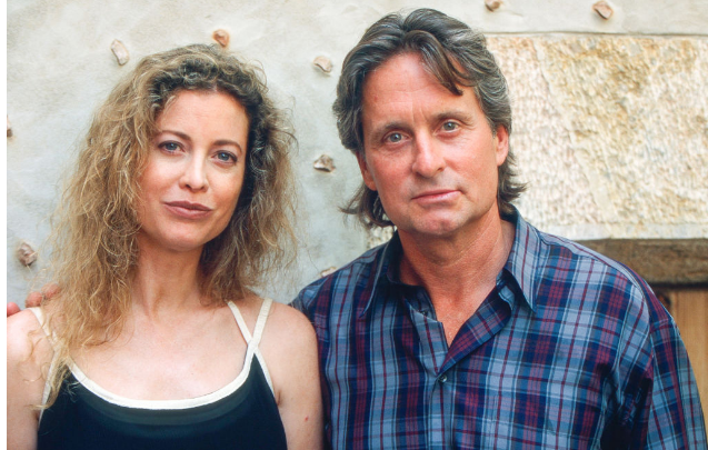 Michael Douglas‘ Ex-Frau Deandra erhielt bei der Scheidung 45 Millionen Dollar – so lebt sie heute
