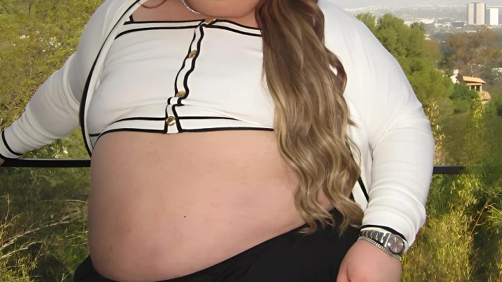 Sie hält sich für die Schönste auf der ganzen Welt. Du wirst es nicht glauben, wenn du ein Bild von ihr siehst, wie sie früher aussah