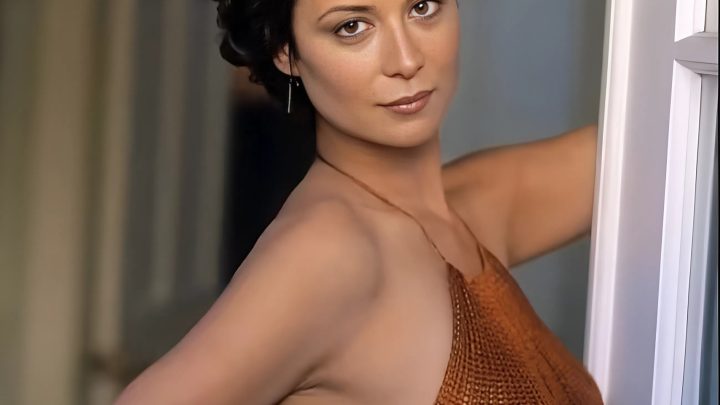 Sie ist 57 Jahre alt, aber sie strahlt immer noch und erfreut alle mit ihrem großartigen Aussehen.