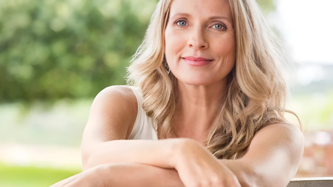 Eine Fremde, die behauptete, meine Mutter zu sein, tauchte mit Dokumenten auf und sagte, dass alles, was ich über meine Kindheit wusste, eine Lüge sei. Eine Fremde, die behauptete, meine Mutter zu sein, tauchte mit Dokumenten auf und sagte, dass alles, was ich über meine Kindheit wusste, eine Lüge sei.