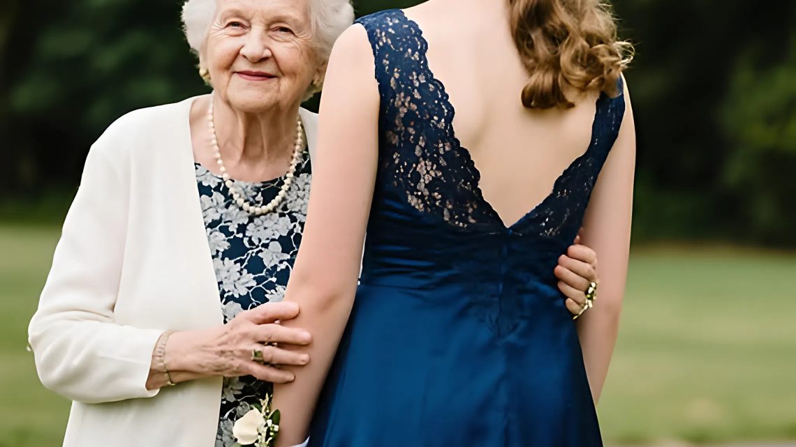 Ich kaufte ein Ballkleid für 12 Dollar in einem Secondhand-Laden – darin war ein Zettel, der drei Leben für immer veränderte Ich kaufte ein Ballkleid für 12 Dollar in einem Secondhand-Laden – darin war ein Zettel, der drei Leben für immer veränderte