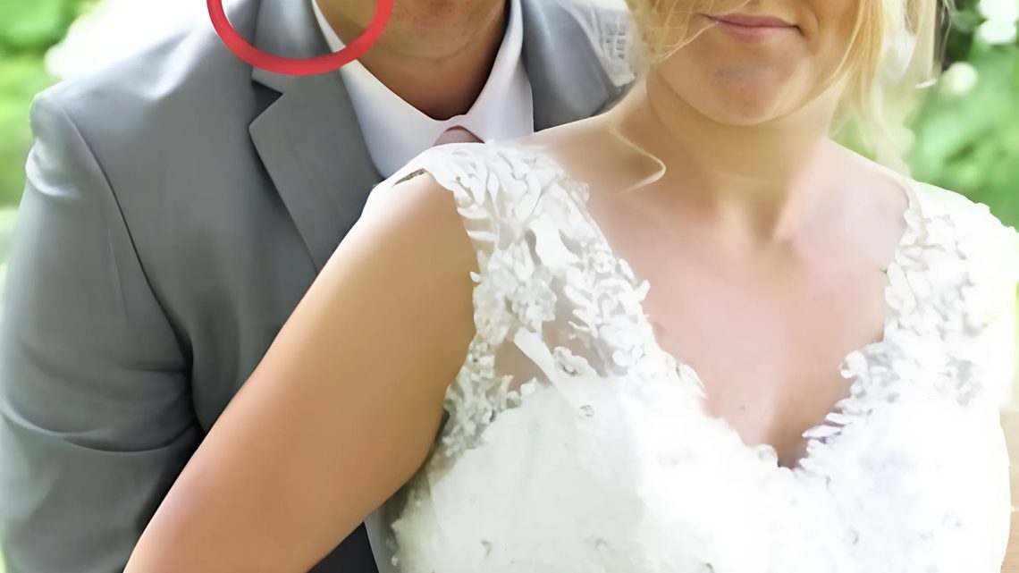 Das Hochzeitsfoto hat das Leben des Paares für immer verändert. Das Hochzeitsfoto hat das Leben des Paares für immer verändert.