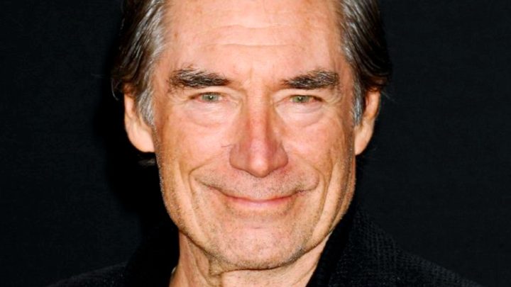 Es ist kaum zu glauben, dass dieser alte Mann einst als Hollywood-Schönheitsideal galt und bei Frauen sehr beliebt war. Es ist kaum zu glauben, dass dieser alte Mann einst als Hollywood-Schönheitsideal galt und bei Frauen sehr beliebt war.