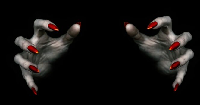 Tätowierter „Vampir aus dem wirklichen Leben“ warnt andere