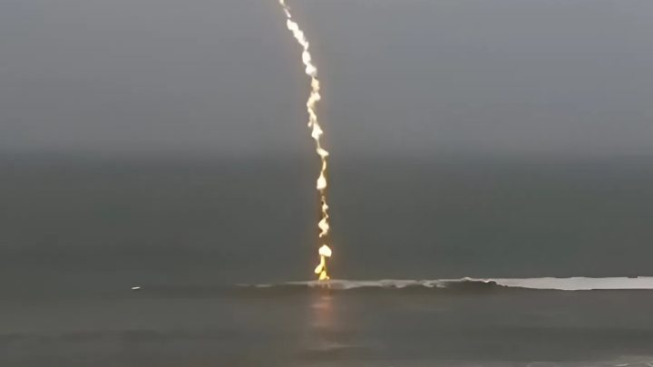 Sturmaufnahmen im Ozean – das muss man gesehen haben!