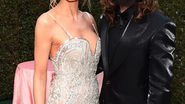 „Es ist lächerlich, sich in diesem Alter so zu benehmen.“ Heidi Klum wurde wegen ihres durchsichtigen Kleides mit Hass und Kritik konfrontiert.