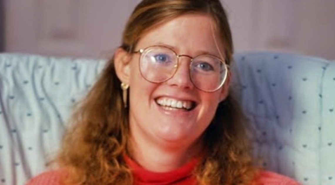 Der Ehemann setzt seine Frau und die neugeborenen Zwillinge vor die Tür – Jahre später kehrt er hilfesuchend zurück!