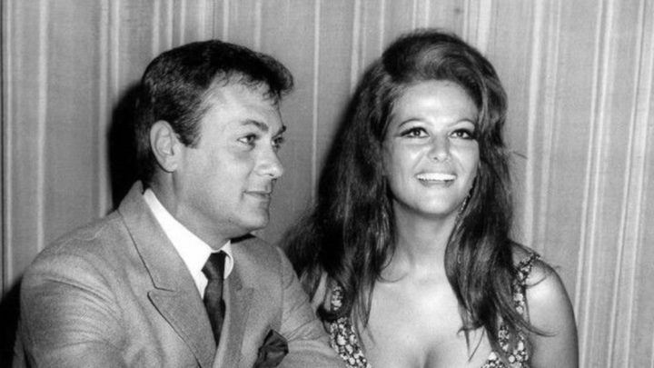 Claudia Cardinale und Tony Curtis in einem ikonischen Bild: Sehen Sie das Geheimnis hinter diesem legendären Moment?