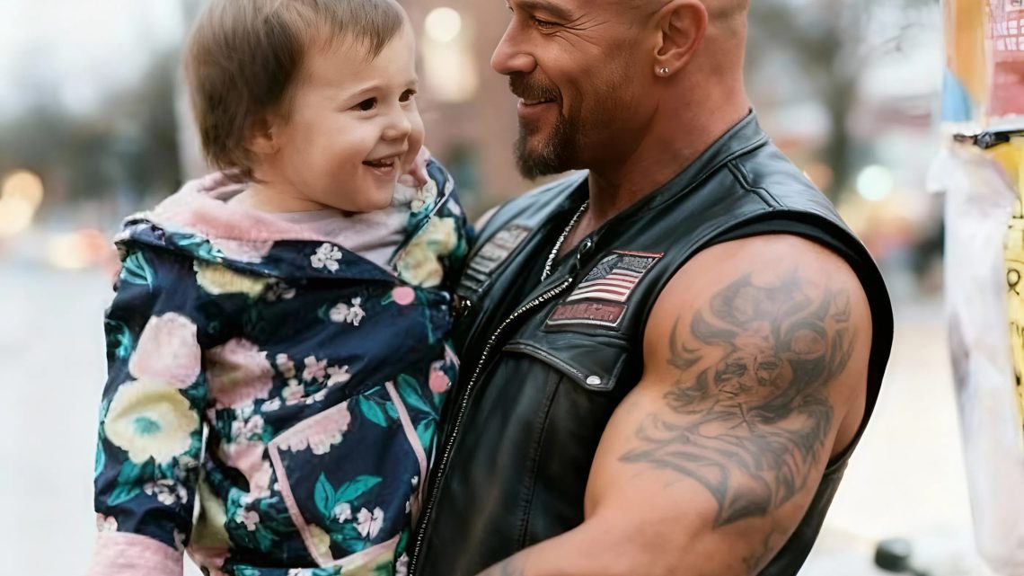 Der Motorradfahrer hielt mein ausgesetztes kleines Mädchen fest und weigerte sich, es mir zurückzugeben.