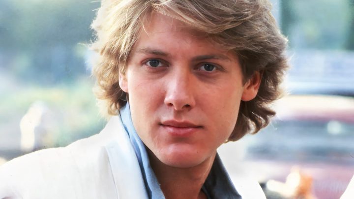 Dieser Frauenschwarm der 80er Jahre ist immer noch aktiv, hält sein Privatleben jedoch streng geheim.