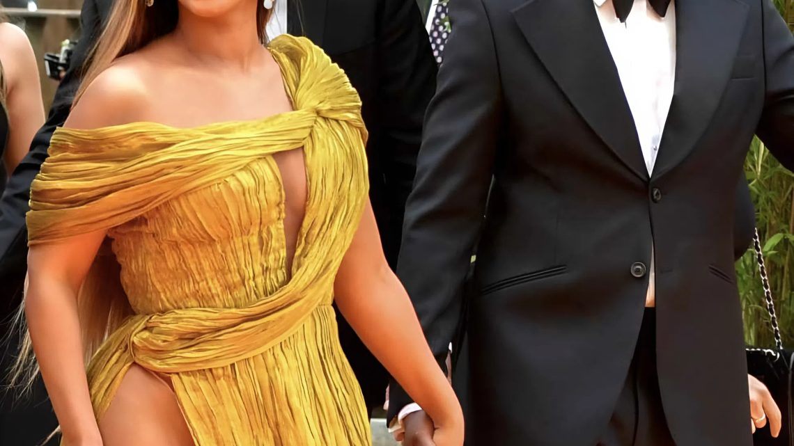 Eine kleinere Version von Beyoncé! Der 56-jährige Jay-Z trat mit seiner 13-jährigen Tochter öffentlich auf.