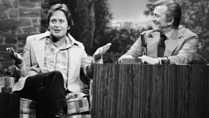 Dieser Schauspieler ist auf diesem Foto erst achtzehn Jahre alt! Kannst du erraten, wer er heute ist?