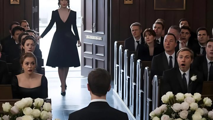 Am Tag vor der Trauerfeier meiner Mutter nahm mich mein Vater beiseite und flüsterte mir zu: „Was auch immer morgen passieren mag … bleib ruhig.“