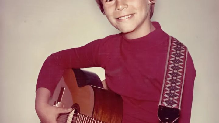 Können Sie erraten, wem dieses unkenntliche Kinderfoto gehört?