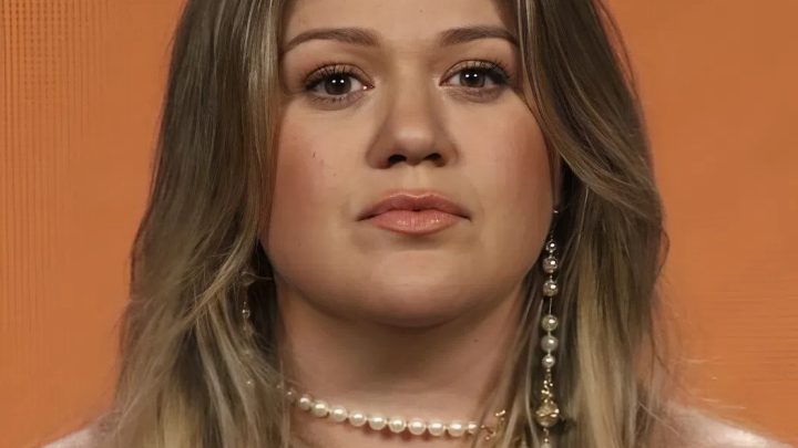 Kelly Clarkson „scheut sich nicht davor, ihren Kindern den Hintern zu versohlen“, wenn sie sich daneben benehmen.
