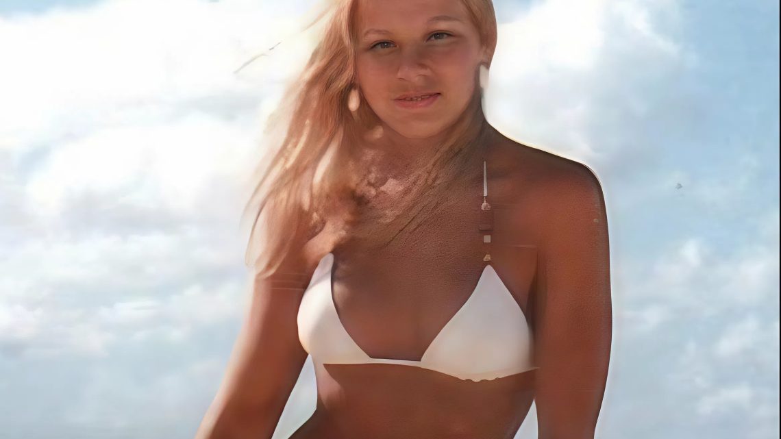 Aus ihrem eigenen Zuhause vertrieben, wurde dieses Mädchen zu einer der lustigsten Frauen der Welt.