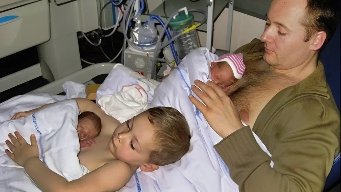 Die rührende Verbindung zwischen einem Vater und seinen frühgeborenen Zwillingen hat das gesamte Internet erobert. Sehen Sie sich diese niedlichen Bilder an.