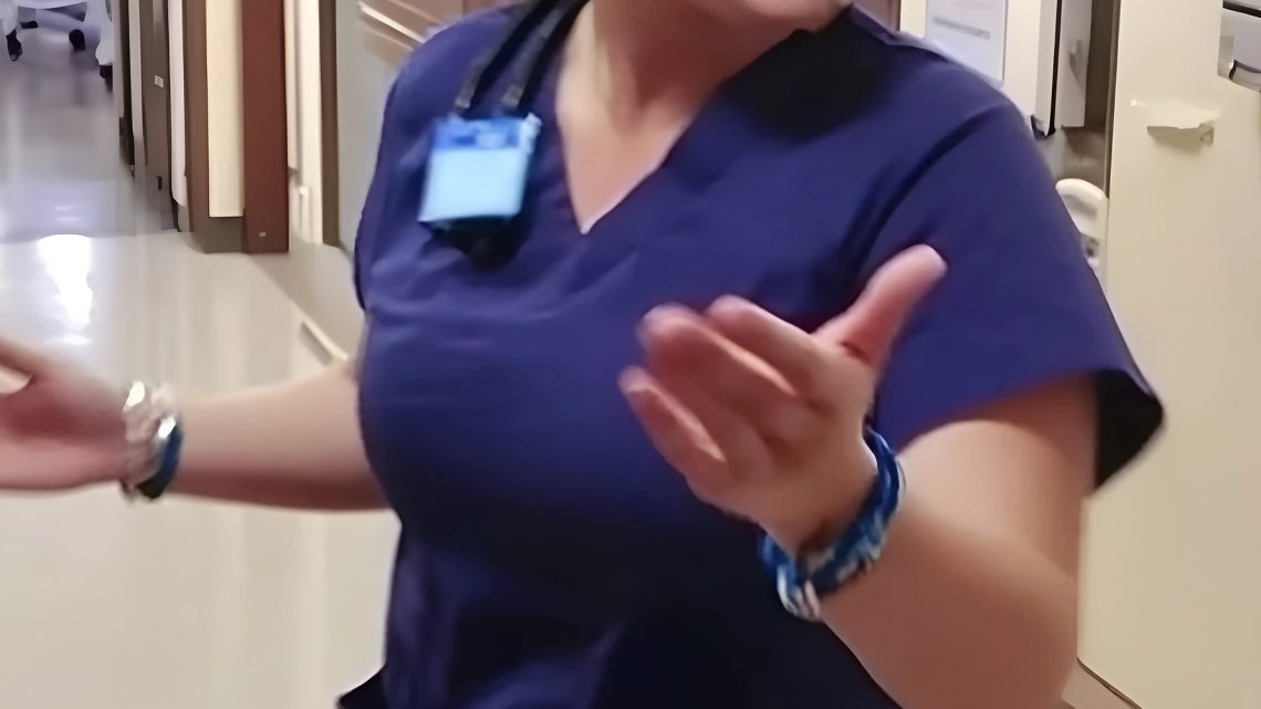 Ich bemerkte mein Armband, das vor einem Monat verschwunden war, am Handgelenk der Krankenschwester, die mich im Krankenhaus gepflegt hatte.