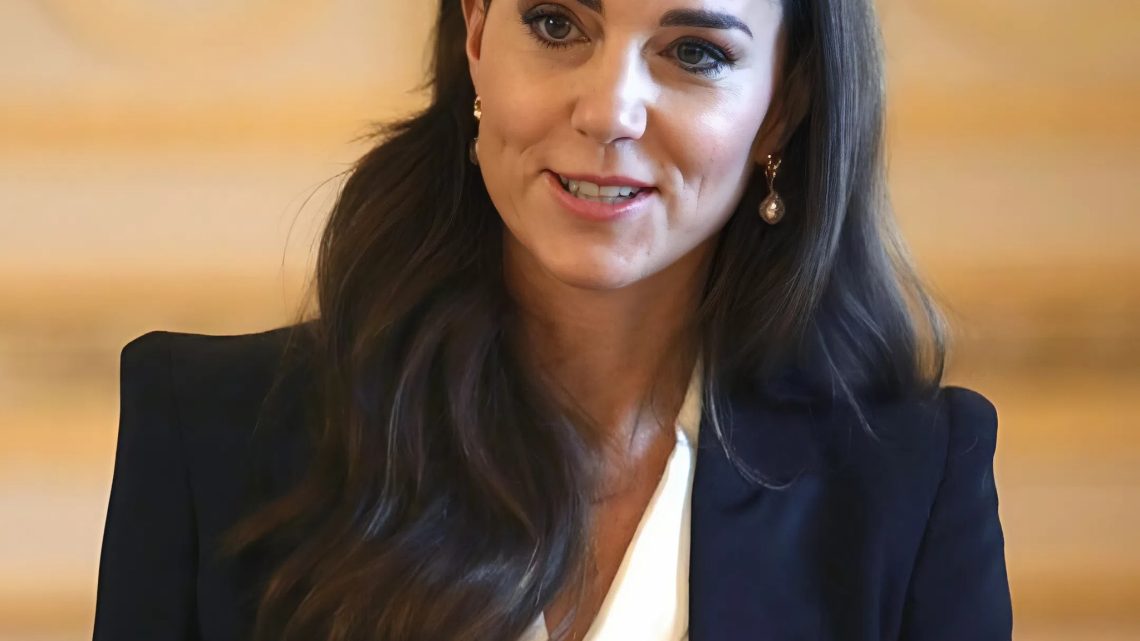 Hollywood-Locken, auffällige Ohrringe und ein zartrosa Kleid: Kate Middleton strahlte bei der BAFTA-Verleihung 2026 und zog zweifellos alle Blicke auf sich.