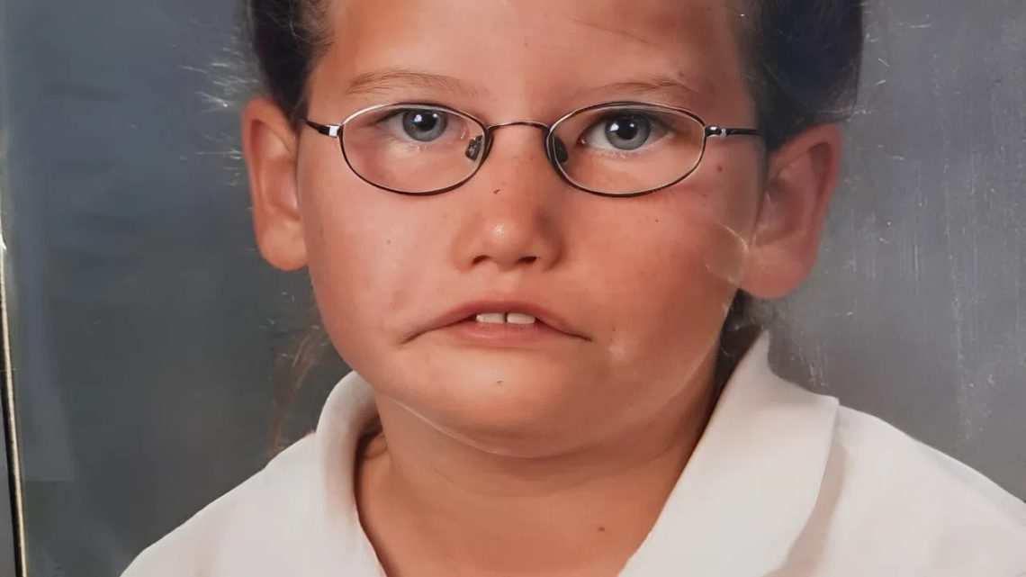 „Die Prinzessin ohne Lächeln“: Wie lebt ein Mädchen mit diesem Syndrom, ohne jemals zu lächeln – Wie sieht sie heute aus?