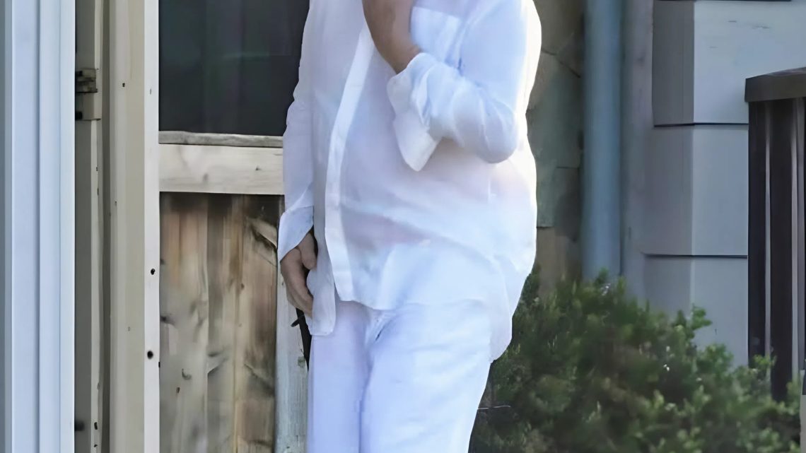 Wer ist das? Ein seltenes Paparazzi-Foto zeigt die 85-jährige Hollywood-Legende fast nicht wiederzuerkennen!