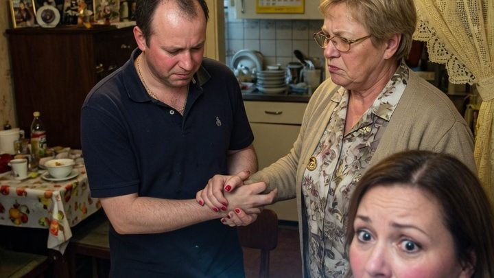 Als meine Schwiegermutter erfuhr, dass wir endlich eine Wohnung kaufen wollten, zog sie meinen Mann zu einem Gespräch beiseite – und was danach geschah, erschütterte mich so sehr, dass ich mein ganzes Leben mit anderen Augen sah