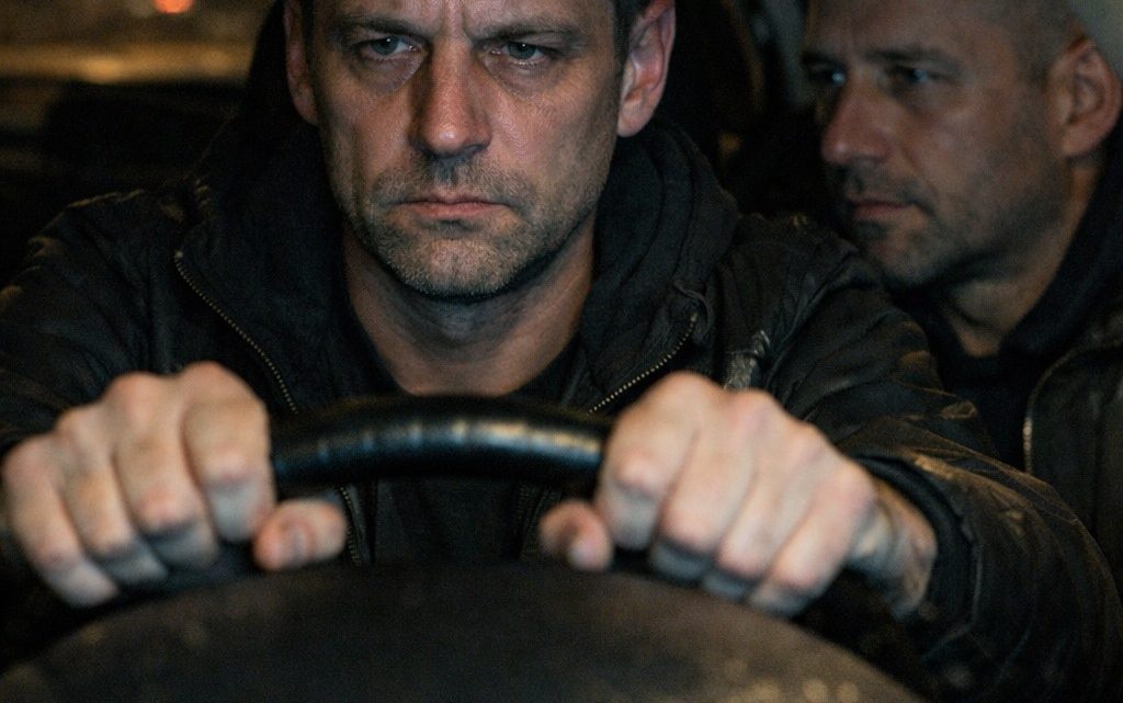 Ein Freund (41) suchte verzweifelt einen Ausweg aus der Leere seiner Ehe und stürzte sich in eine Affäre mit einer viel Jüngeren – ein Jahr später gestand er mir, warum ihn genau diese Entscheidung endgültig zerstört hat