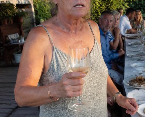 Der Freund meines Mannes schrie mitten unter allen: „Dicke Dummheit!“