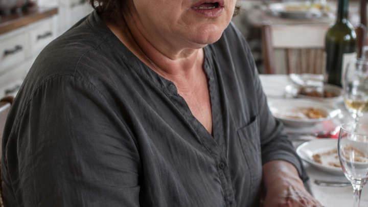 Als meine Schwiegermutter erfuhr, dass wir eine Wohnung kaufen, zog sie meinen Mann beiseite – was dann geschah, erschütterte mich so sehr, dass ich ihn nie wieder mit denselben Augen sehen konnte