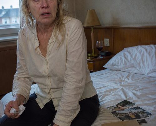 Ich verbrachte eine Nacht mit einem Mann, der dreißig Jahre jünger war als ich, doch was ich am Morgen in diesem Hotelzimmer entdeckte, ließ mir vor Angst das Blut gefrieren