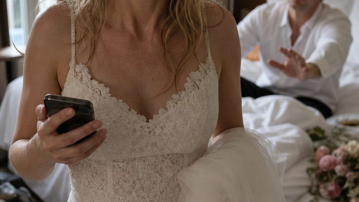 Martinas Brief zerstörte Katharinas Hochzeitsglück und zwang sie, die Wahrheit über Markus’ verschwiegene Vergangenheit zu erfahren