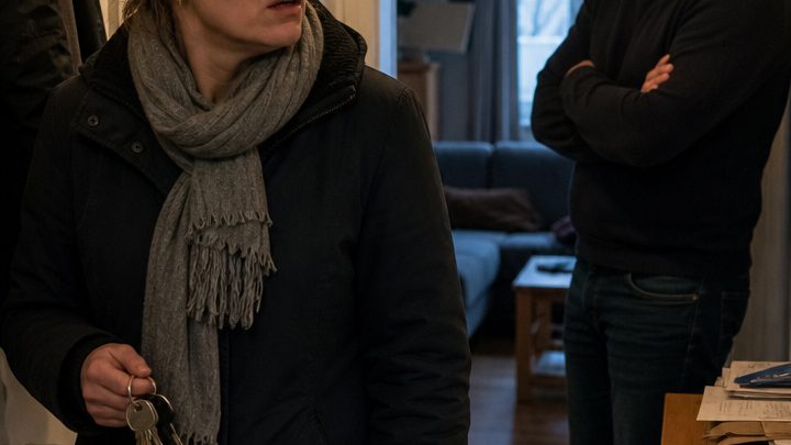 — Was heißt das, du bist befördert worden? — fragte ihr Mann fassungslos, fast erschrocken. — Das passt mir überhaupt nicht. Morgen reichst du deine Kündigung ein!