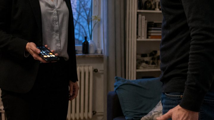 „Kauf mir endlich einen neuen Wagen!“ verlangte mein Mann — doch meine Antwort traf ihn so hart, dass er auf der Stelle verstummte