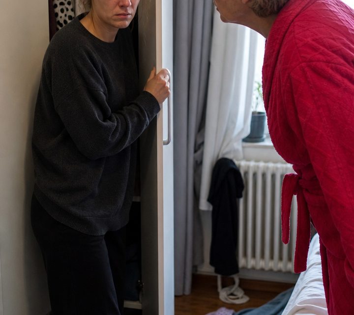 Meine Schwiegermutter wollte in meiner eigenen Wohnung die Herrin spielen, doch sie ahnte nicht, dass sie noch am selben Tag ihren Koffer packen würde