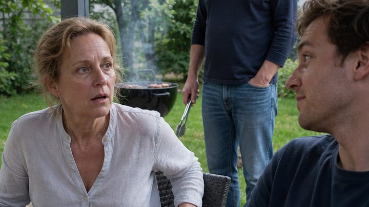 Ein 58-jähriger Mann lud mich zum Grillen ein, doch nach einer einzigen Frage seines 30-jährigen Sohnes fuhr ich weg, ohne überhaupt auf das Abendessen zu warten