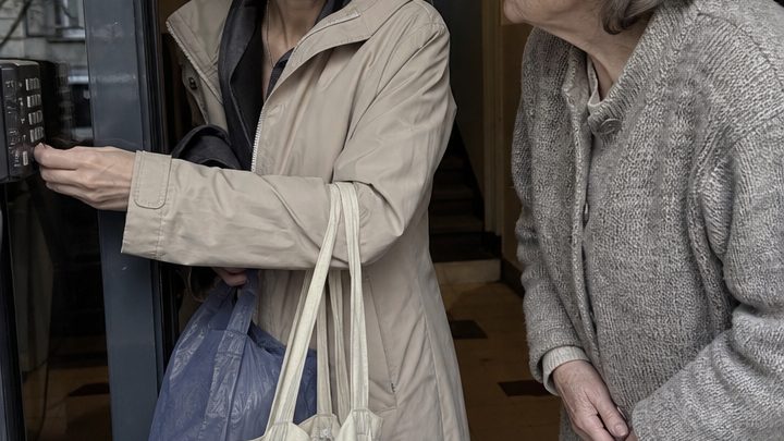 Die Nachbarin fragte mich, ob am Nachmittag meine Schwester bei mir gewesen sei. Nur hatte ich in meinem ganzen Leben nie eine Schwester