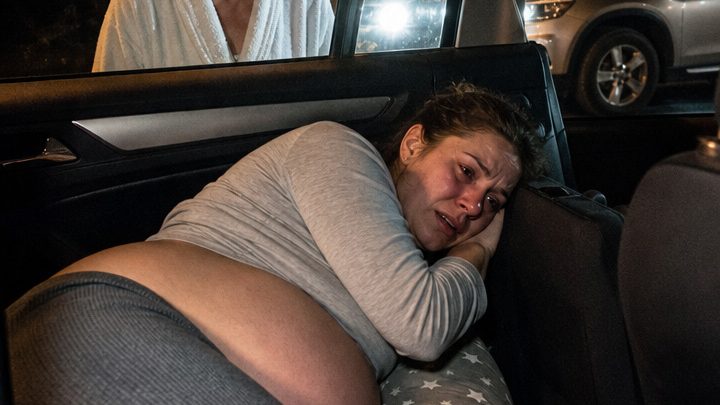 Mein Mann zwang mich Nacht für Nacht, im Auto zu schlafen, weil ihn meine Schwangerschaft wach hielt – doch als seine Mutter es zufällig entdeckte, erteilte sie ihm eine Lektion, die er niemals vergessen würde