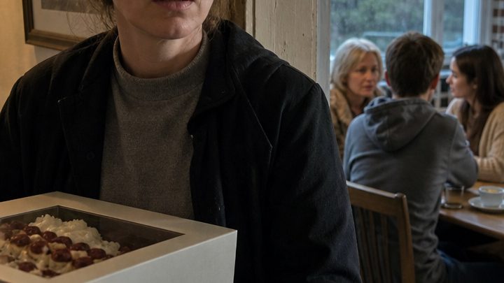 „Wir haben beschlossen, dein Zimmer in der Altbau-WG zu verkaufen – Jonas fehlt das Geld für die Hochzeit“, erklärten Katrins Eltern, als wäre über ihr Eigentum längst entschieden