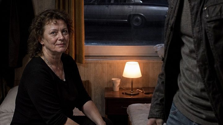 Die Schwiegermutter sagte nur: „Du brauchst kein Mitleid mit mir zu haben“ – doch diese eine Nacht veränderte, wie ihr Schwiegersohn sie sah