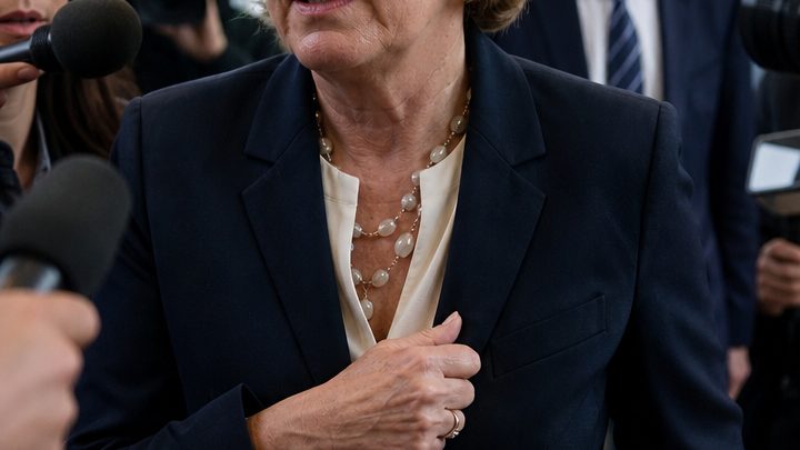 Selbst Matthias Bergmann konnte nicht gleichgültig bleiben: Claudia war in ihrer Jugend eine echte Schönheit!