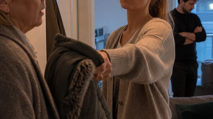 Als eine fremde Frau glaubte, sie könne meinen Platz in meinem eigenen Zuhause einfach an sich reißen