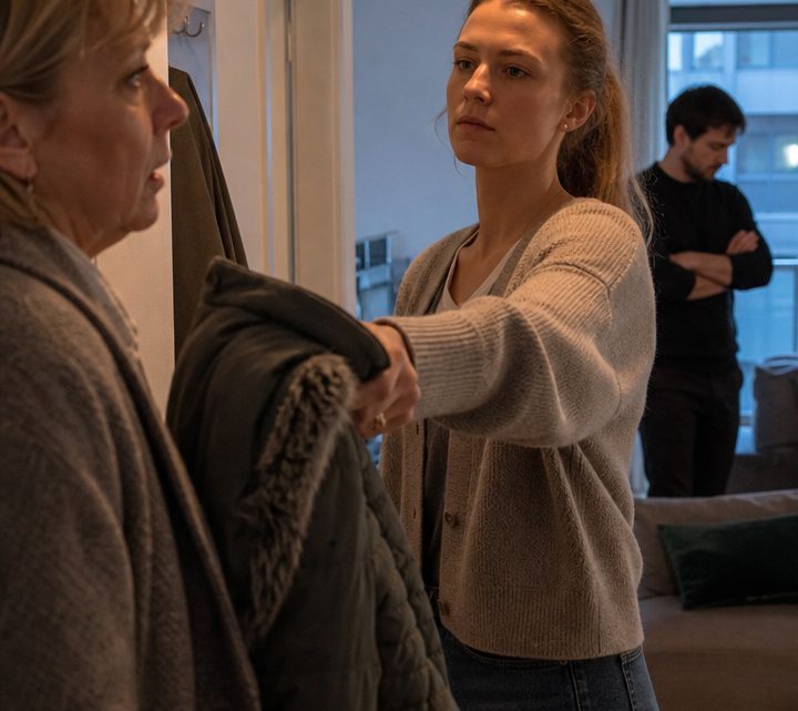 Als eine fremde Frau glaubte, sie könne meinen Platz in meinem eigenen Zuhause einfach an sich reißen