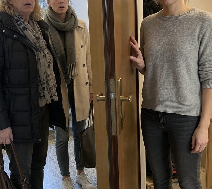 „Ihr Sohn wohnt hier nicht mehr. Ich habe schon vor einem Monat die Scheidung eingereicht“, sagte Anna ruhig – und die beiden Verwandten erstarrten auf der Türschwelle, weil sie mit dieser Antwort offenbar nicht gerechnet hatten