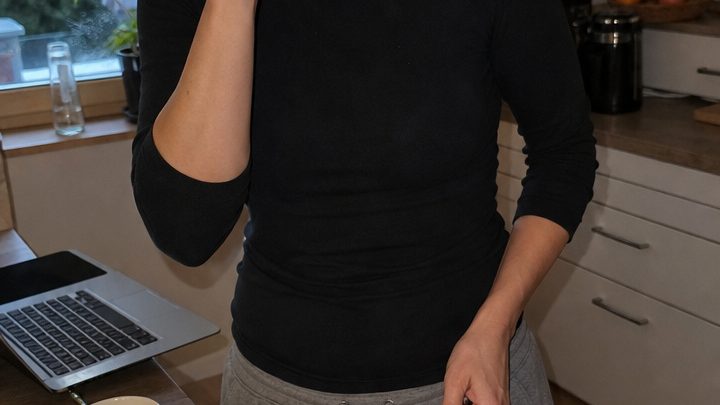 Mein siebzehnjähriger Sohn rasierte sich für seine schwer kranke Freundin den Kopf – doch schon am nächsten Tag rief ihre Mutter an und sagte: „Du musst sofort ins Krankenhaus kommen und mit eigenen Augen sehen, was dein Sohn angerichtet hat“
