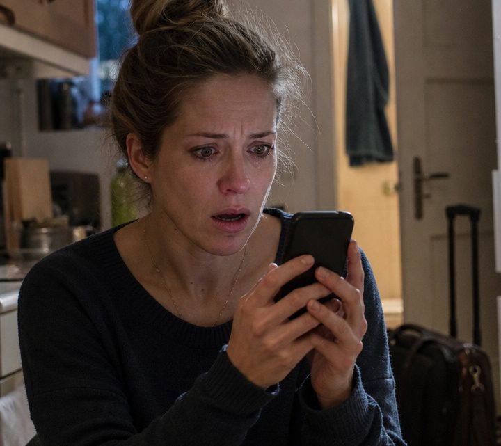 „Clara merkt überhaupt nichts“ – Als ich zufällig hörte, wie mein Mann vor seinen Freunden über mich sprach, zerbrach meine heile Welt, und eine Nachricht auf seinem Handy enthüllte schließlich die ganze Wahrheit
