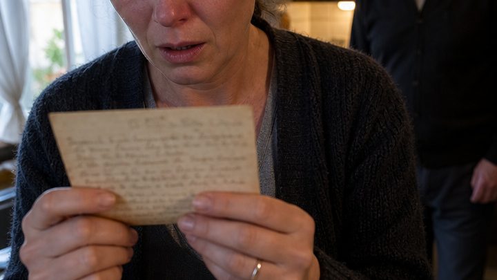 Wir leben in einer digitalen Welt – doch wenn du diese Erinnerungsstücke nach einem Verlust vorschnell wegwirfst, könnte dir eines Tages genau das fehlen, was dir deine Familie am stärksten zurückbringt