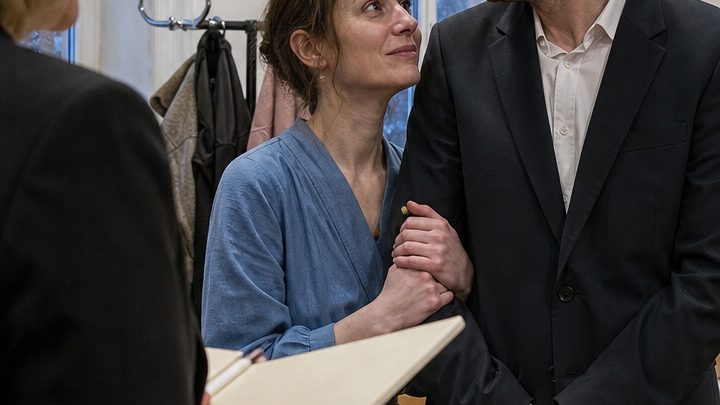 Sie stürmte in der ersten Universitätswoche in mein Leben, nahm meinen Platz im Soziologieseminar ein und verschwand zehn Jahre später – bis sie todkrank zurückkam und mich um eine letzte, unglaubliche Bitte bat